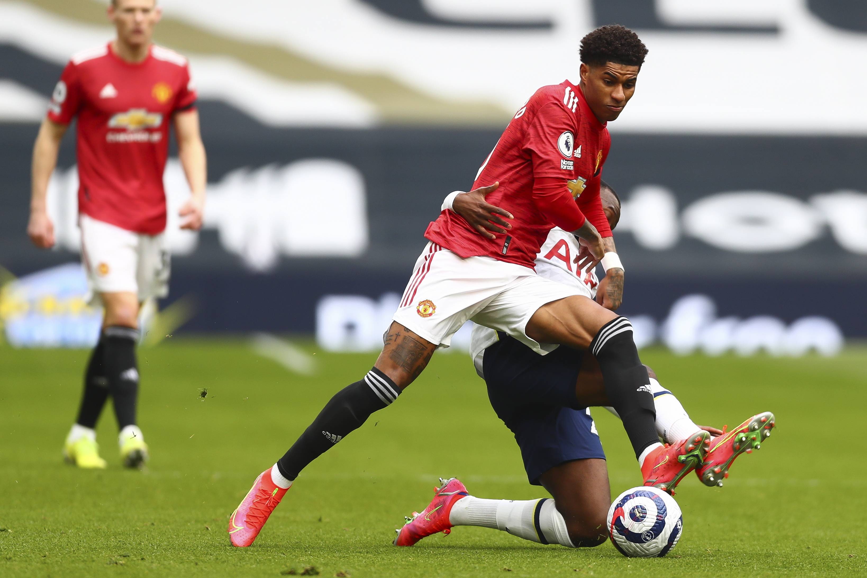 曼联一直在 曼联一直在